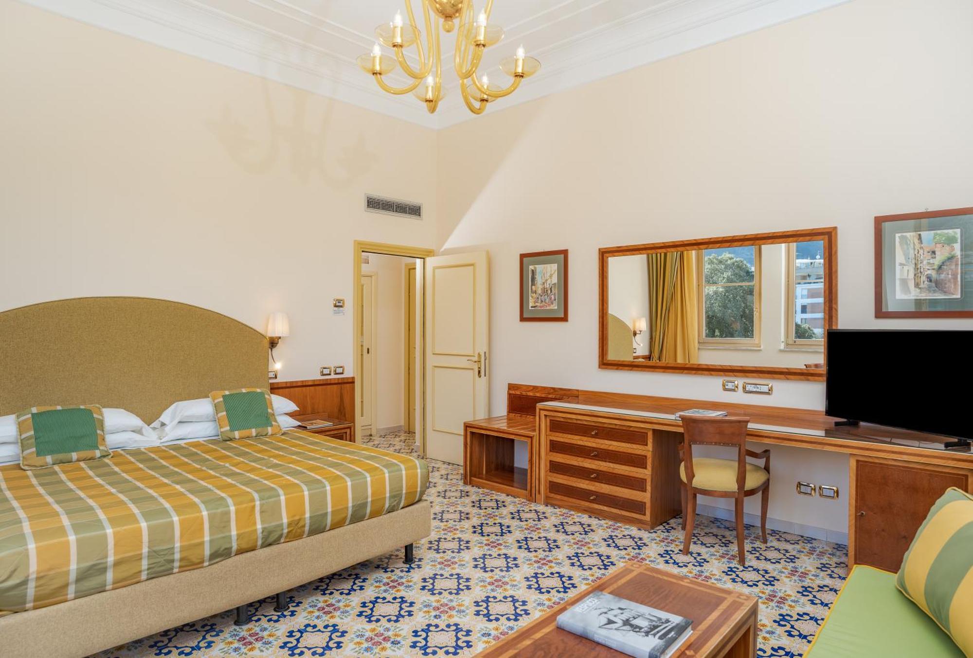 Hotel Antiche Mura Sorrento Luaran gambar