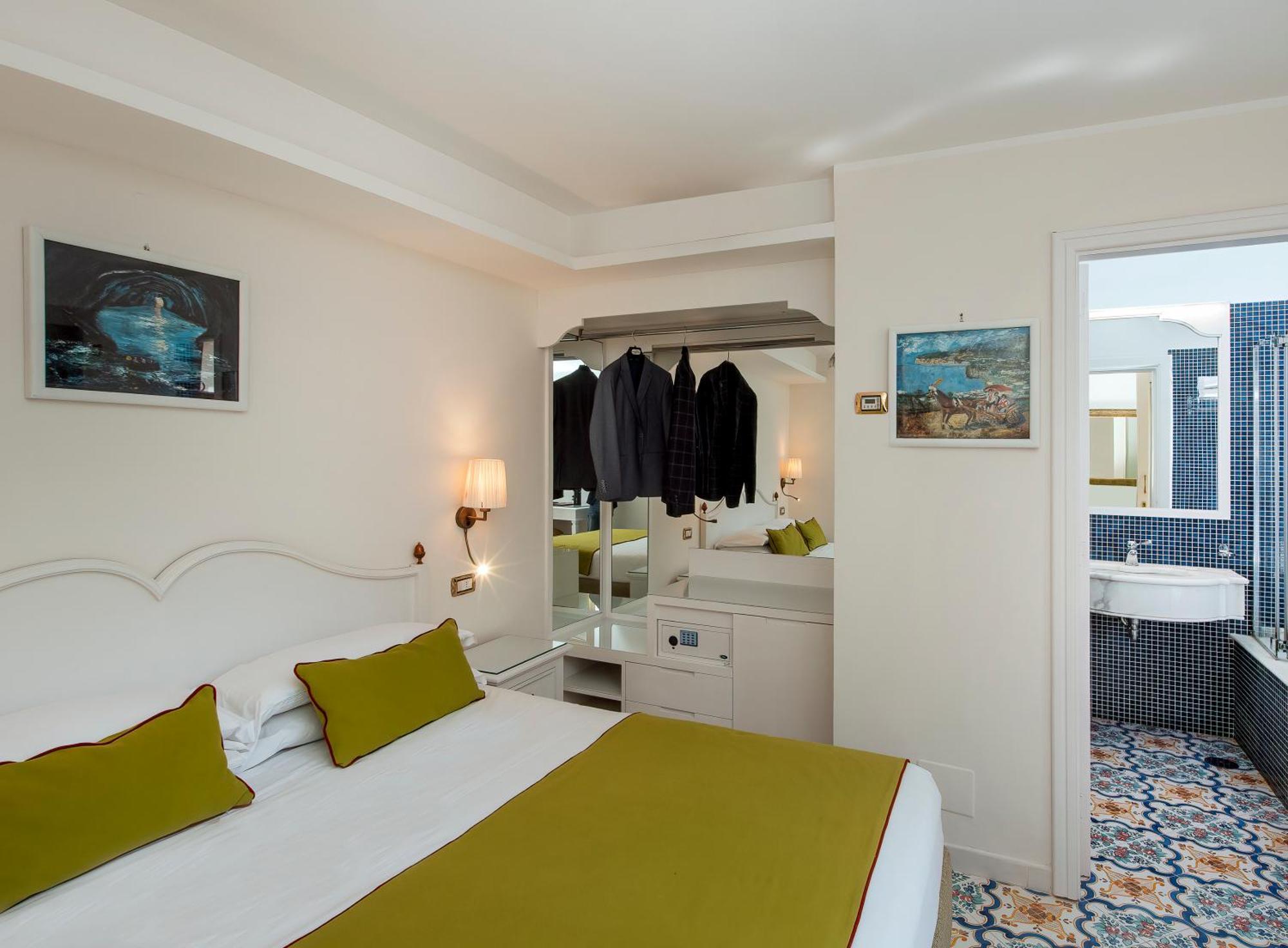 Hotel Antiche Mura Sorrento Luaran gambar