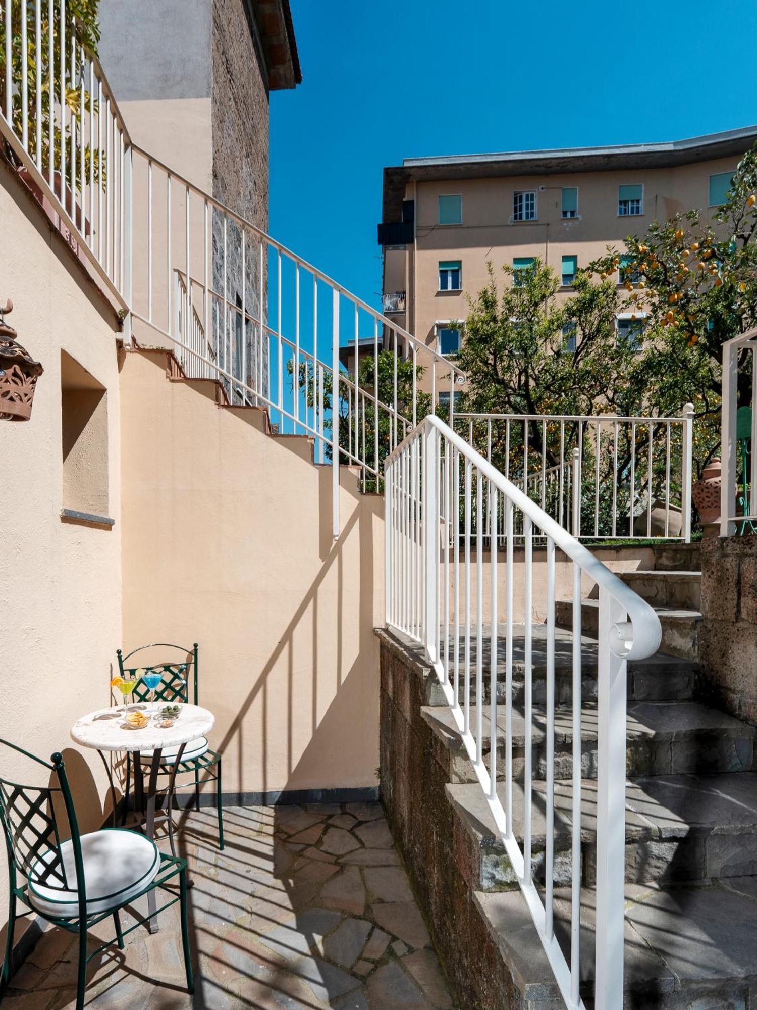 Hotel Antiche Mura Sorrento Luaran gambar